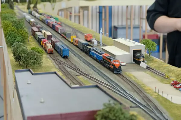 h0 scale trains