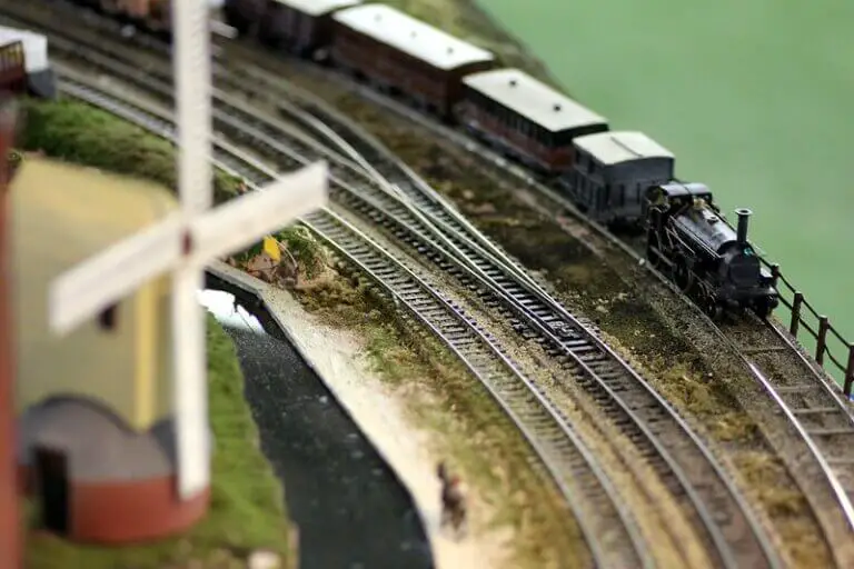 N Scale Vs HO Scale - My Hobby Models